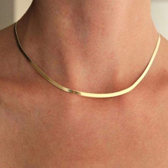 ✨✨Gold Snake Flat Necklace✨✨ - Picture 4 of 6